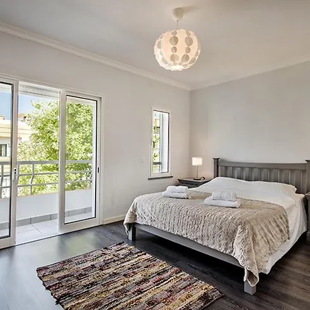 Cosmopolitan Apartment